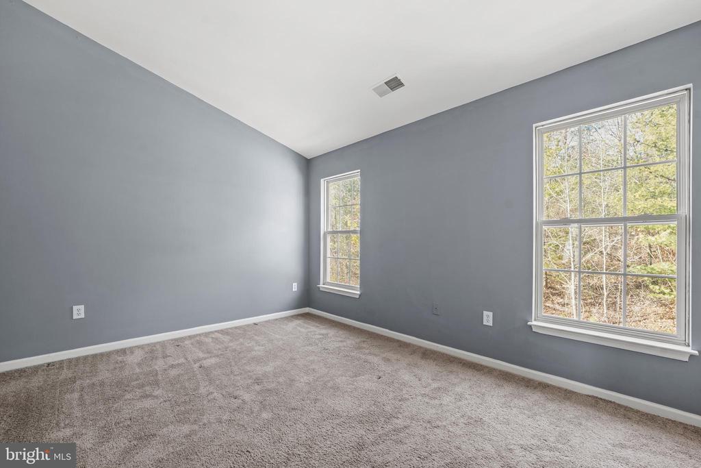 4012 MEADOW TRAIL LANE