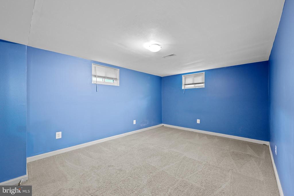 5802 SHEPHERD LANE