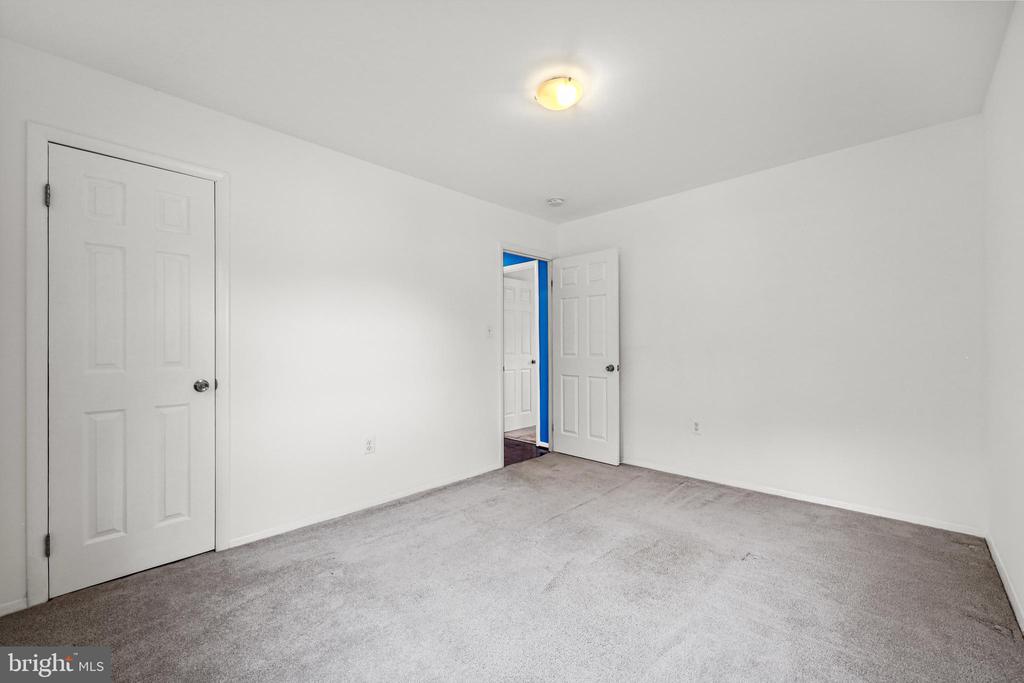 5802 SHEPHERD LANE