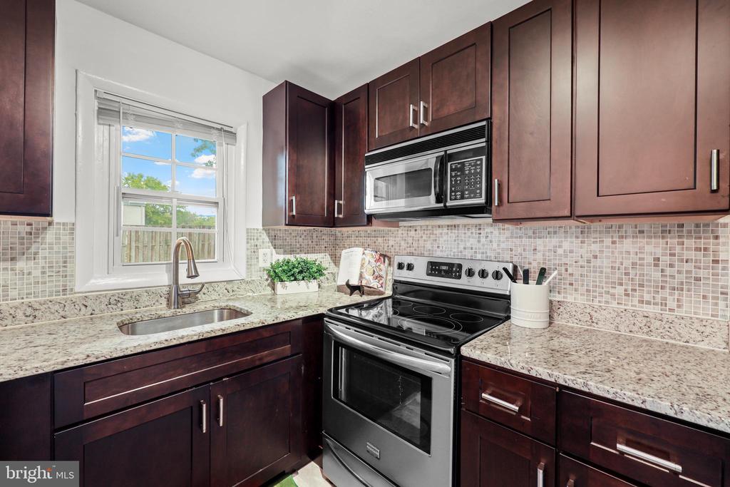 5802 SHEPHERD LANE