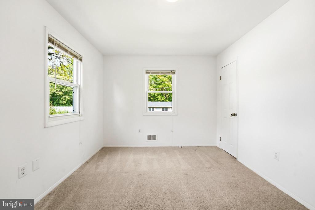 5802 SHEPHERD LANE