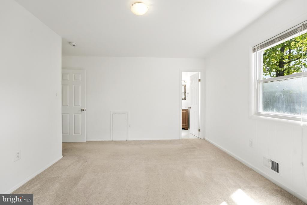 5802 SHEPHERD LANE