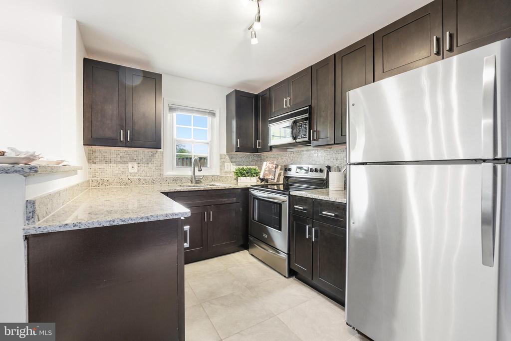 5802 SHEPHERD LANE