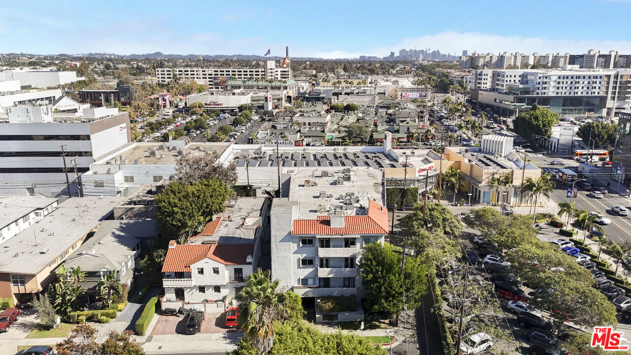 166 S Hayworth Ave Unit: 201