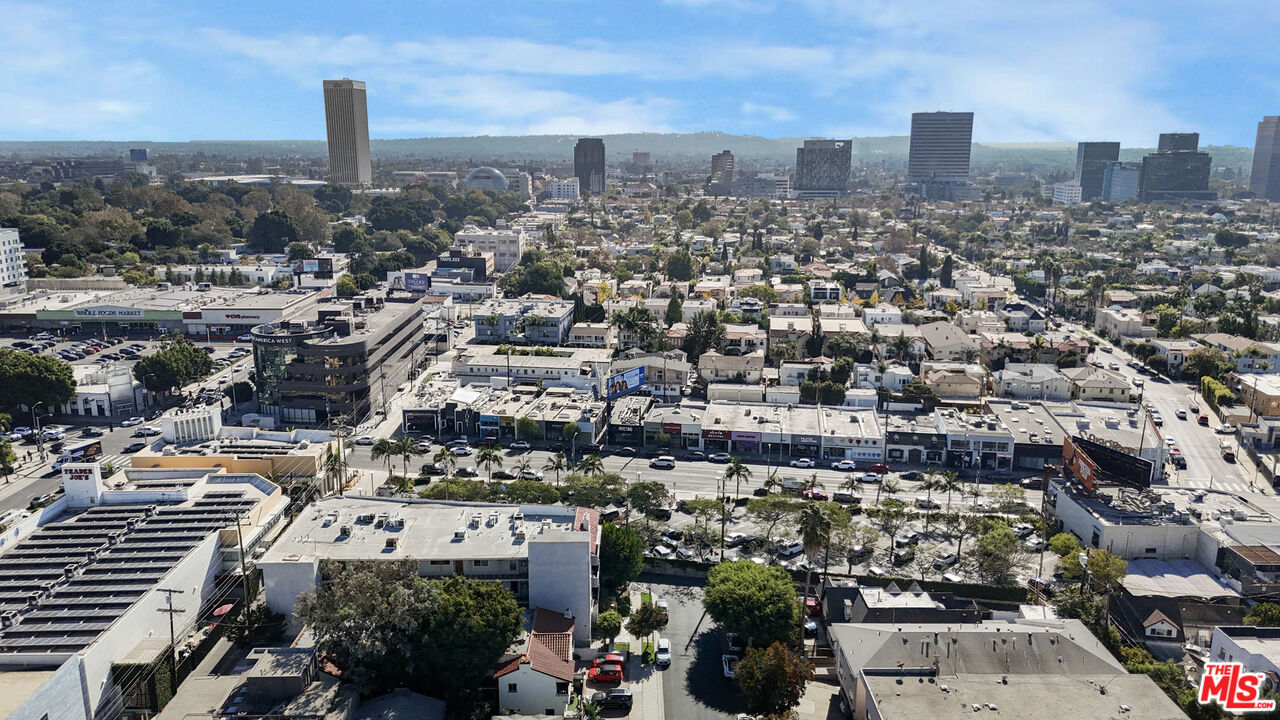 166 S Hayworth Ave Unit: 201