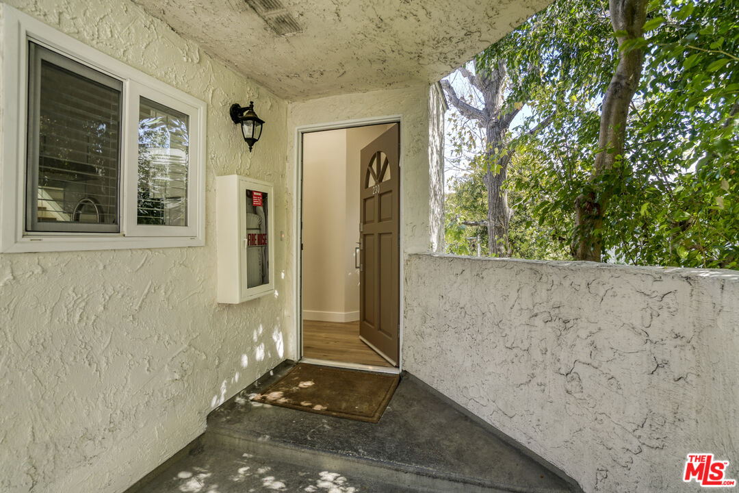 18411 Hatteras St Unit: 230