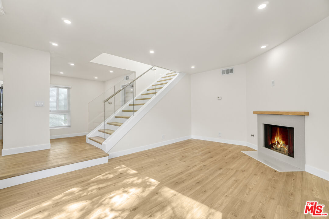 18411 Hatteras St Unit: 230