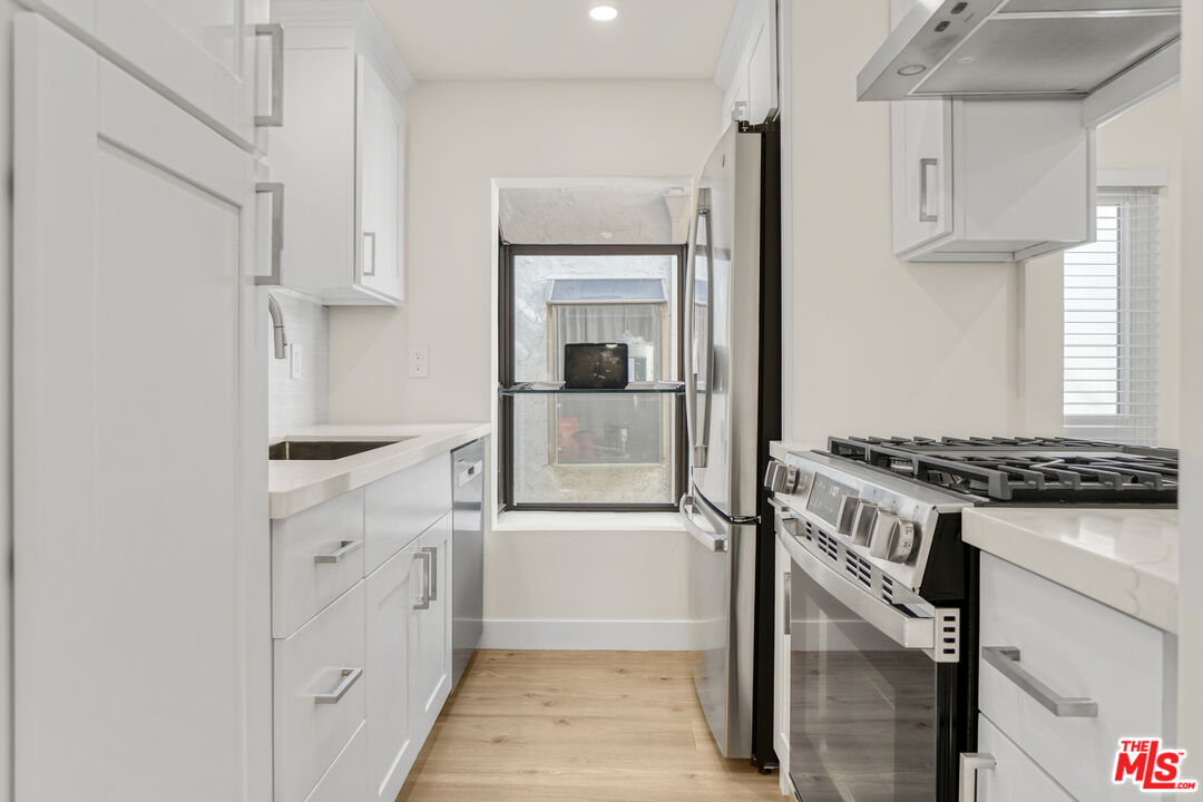 18411 Hatteras St Unit: 230