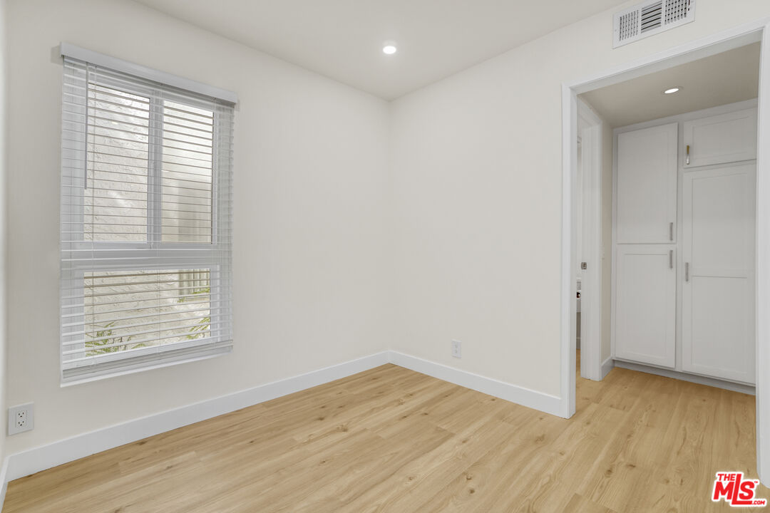 18411 Hatteras St Unit: 230