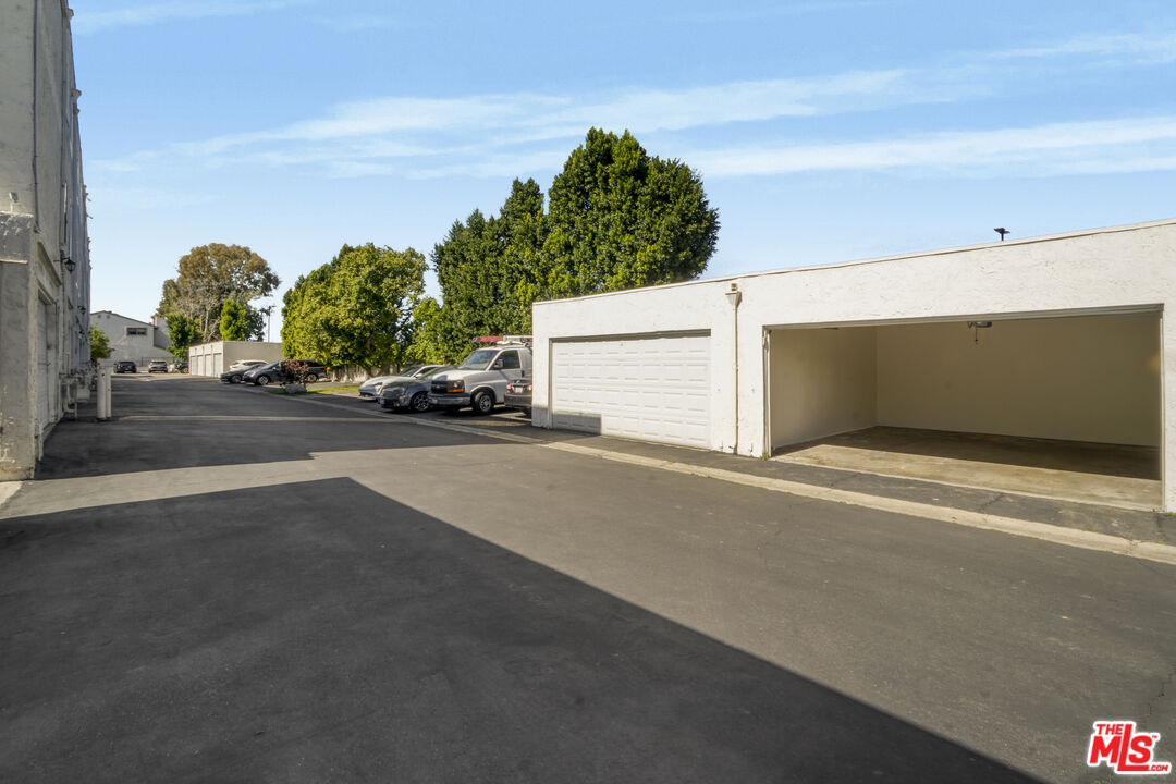 18411 Hatteras St Unit: 230