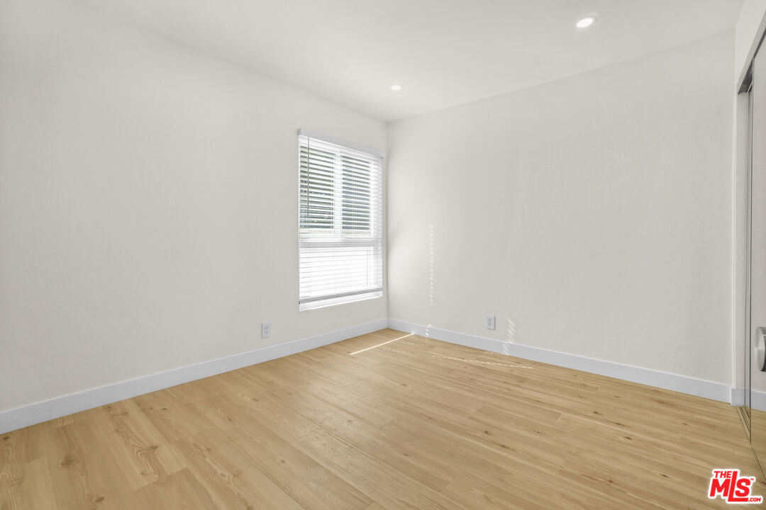 18411 Hatteras St Unit: 230