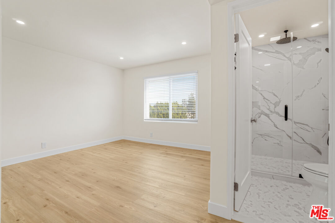 18411 Hatteras St Unit: 230