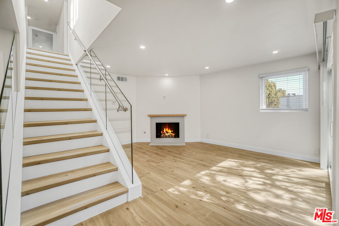 18411 Hatteras St Unit: 230