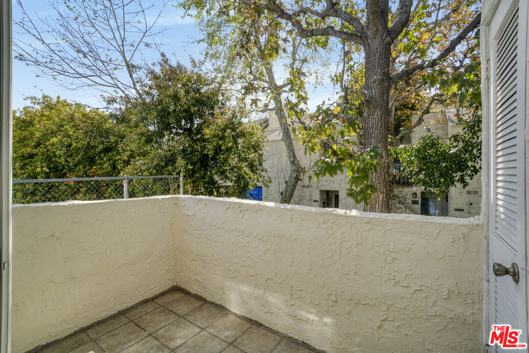 18411 Hatteras St Unit: 230