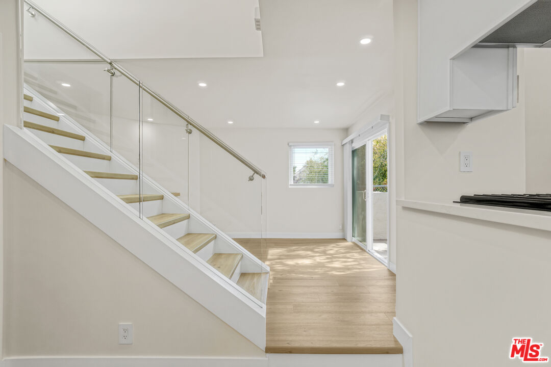 18411 Hatteras St Unit: 230