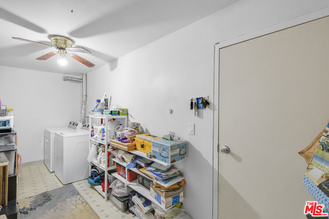 18550 Hatteras St Unit: 100