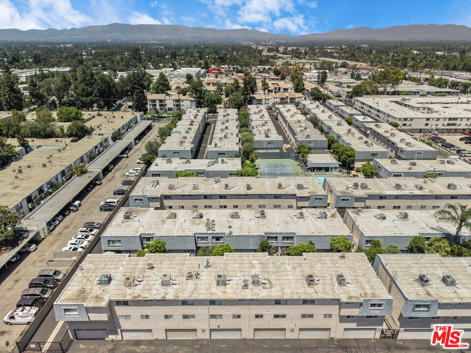 18550 Hatteras St Unit: 100