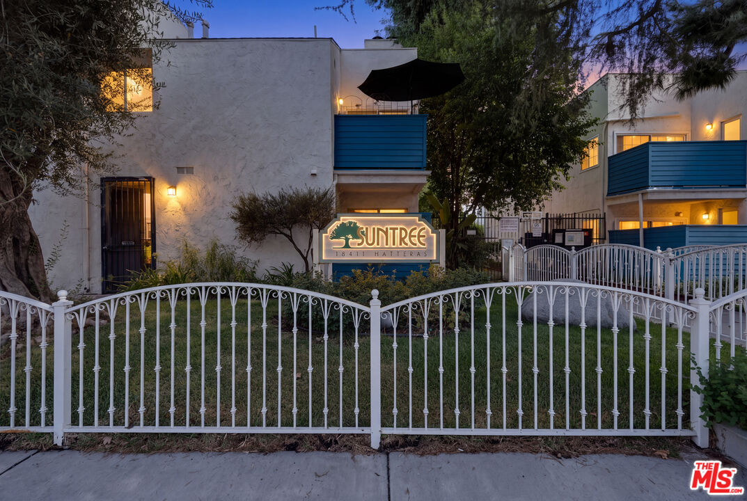 18411 Hatteras St Unit: 246