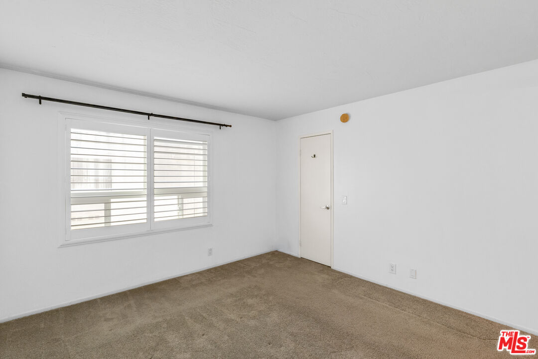 18411 Hatteras St Unit: 246
