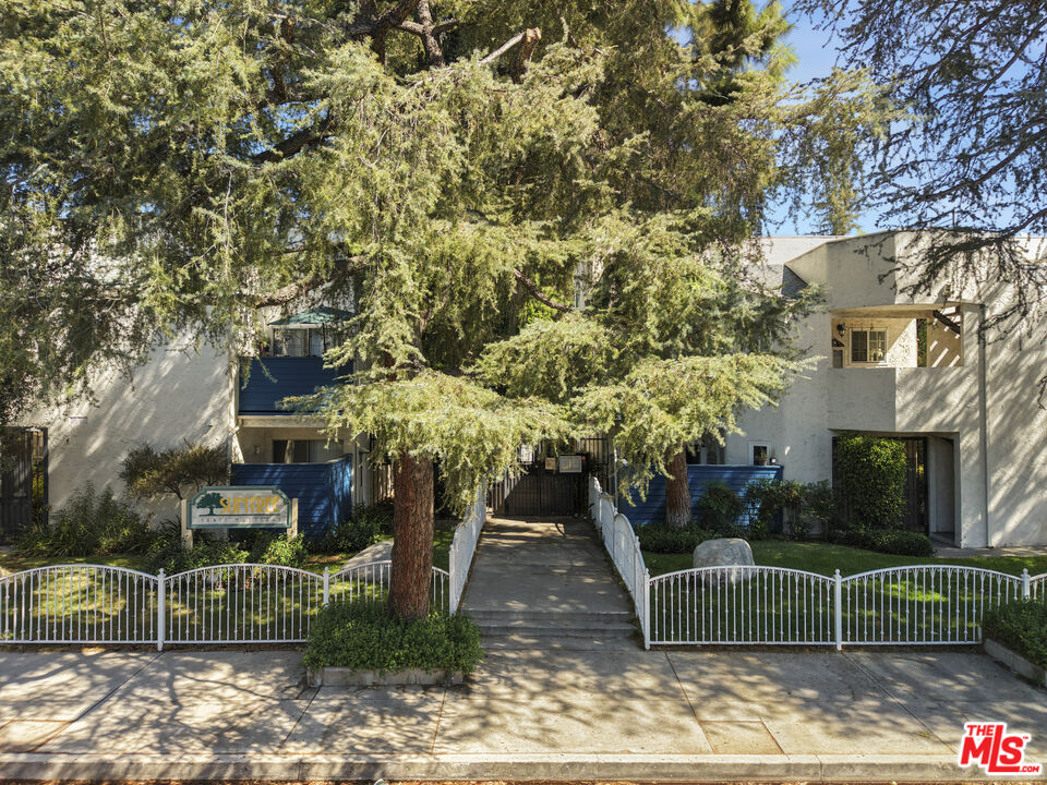 18411 Hatteras St Unit: 246