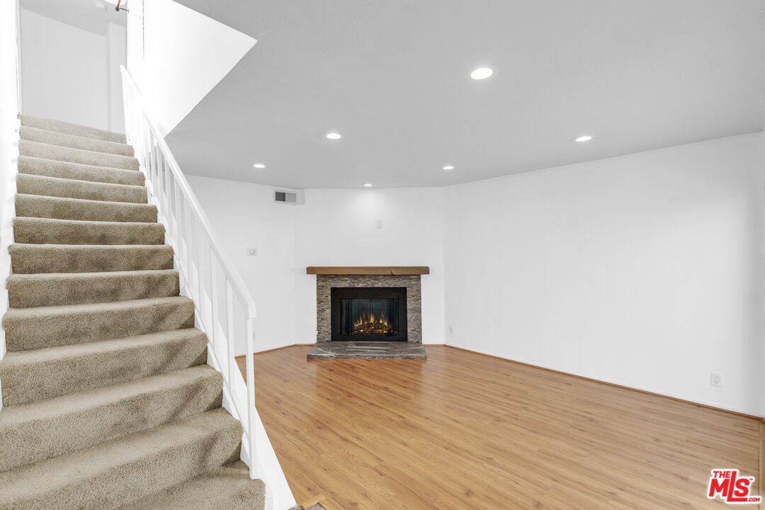 18411 Hatteras St Unit: 246