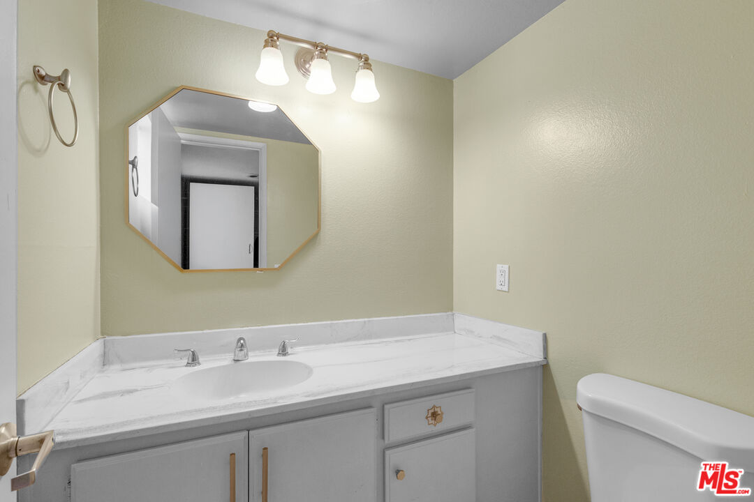18411 Hatteras St Unit: 246
