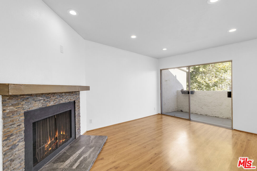 18411 Hatteras St Unit: 246