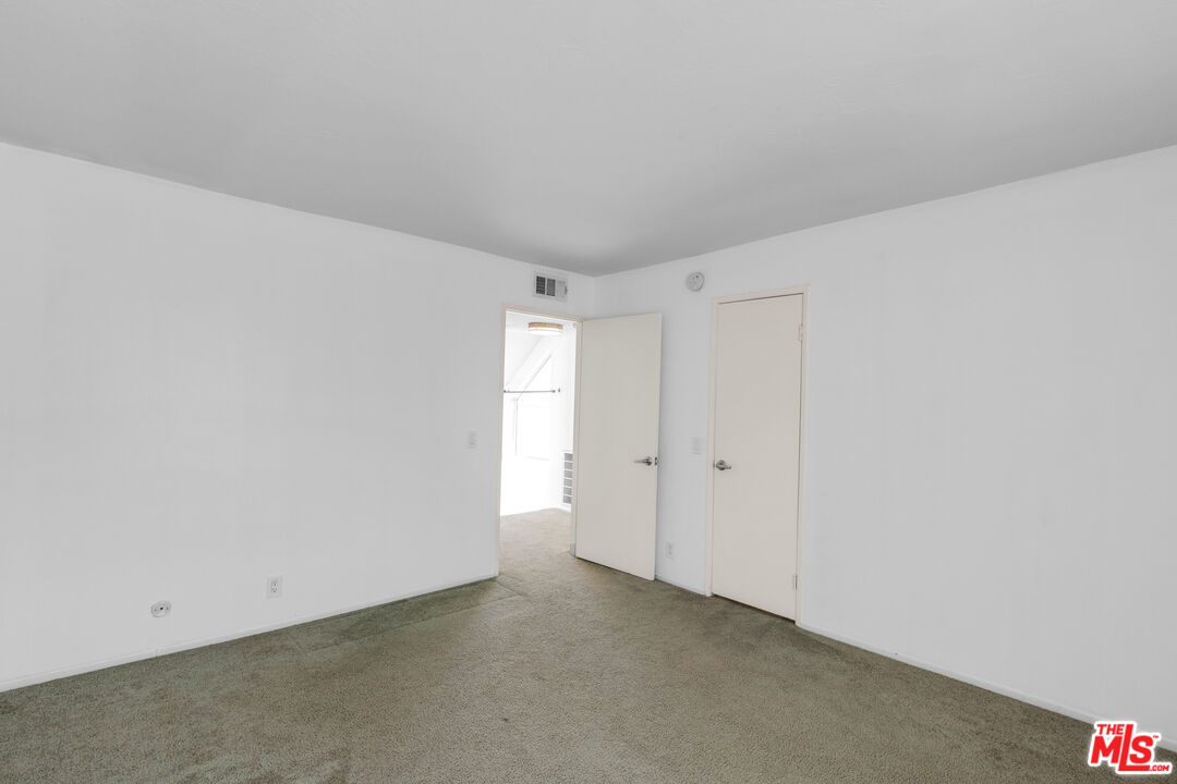 18411 Hatteras St Unit: 246