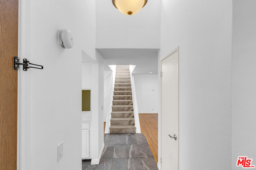18411 Hatteras St Unit: 246