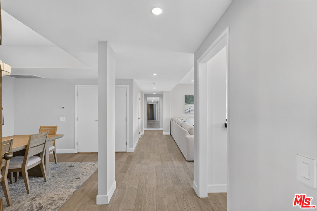 166 S Hayworth Ave Unit: 201