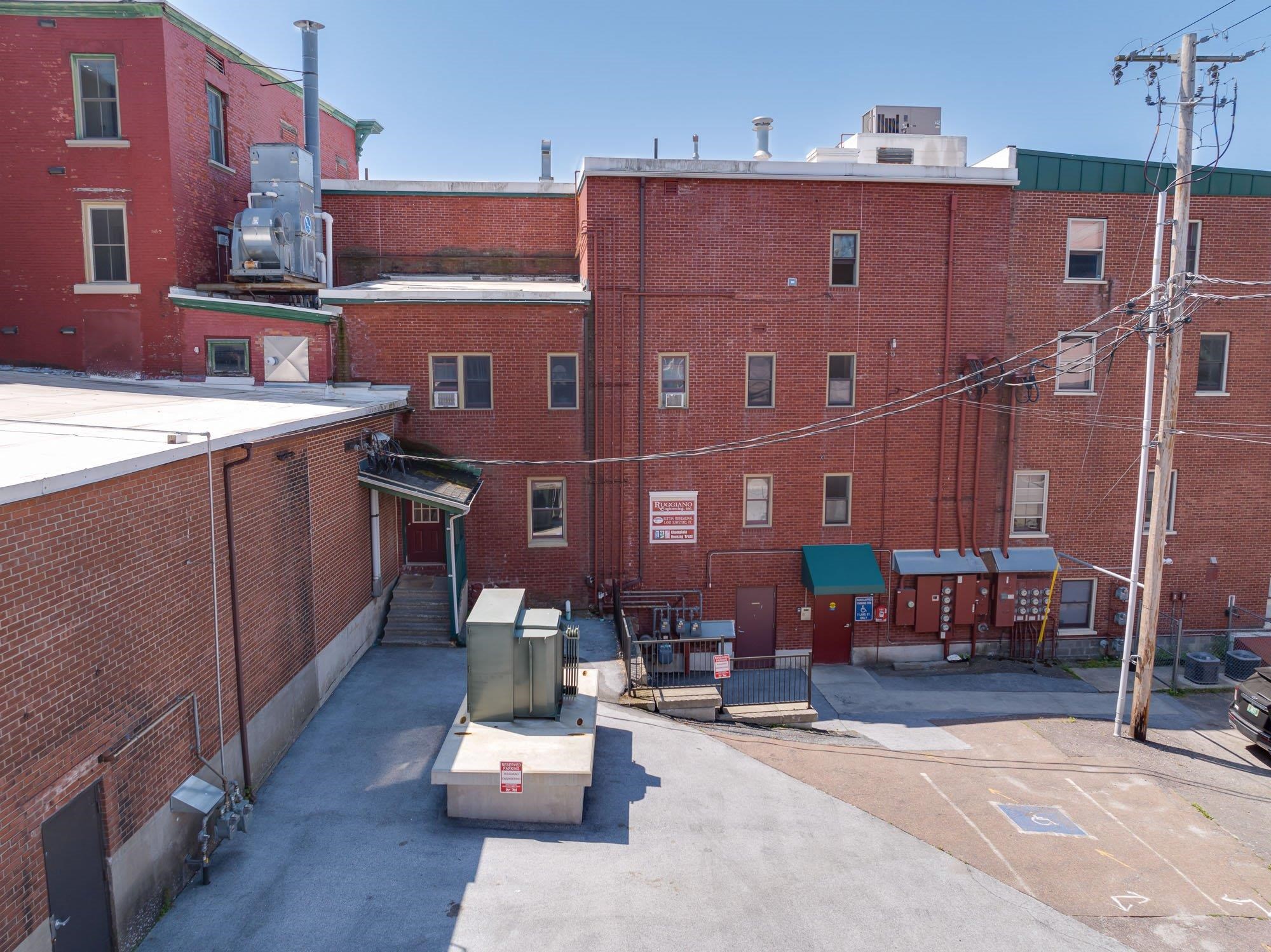 7 Lake Street
