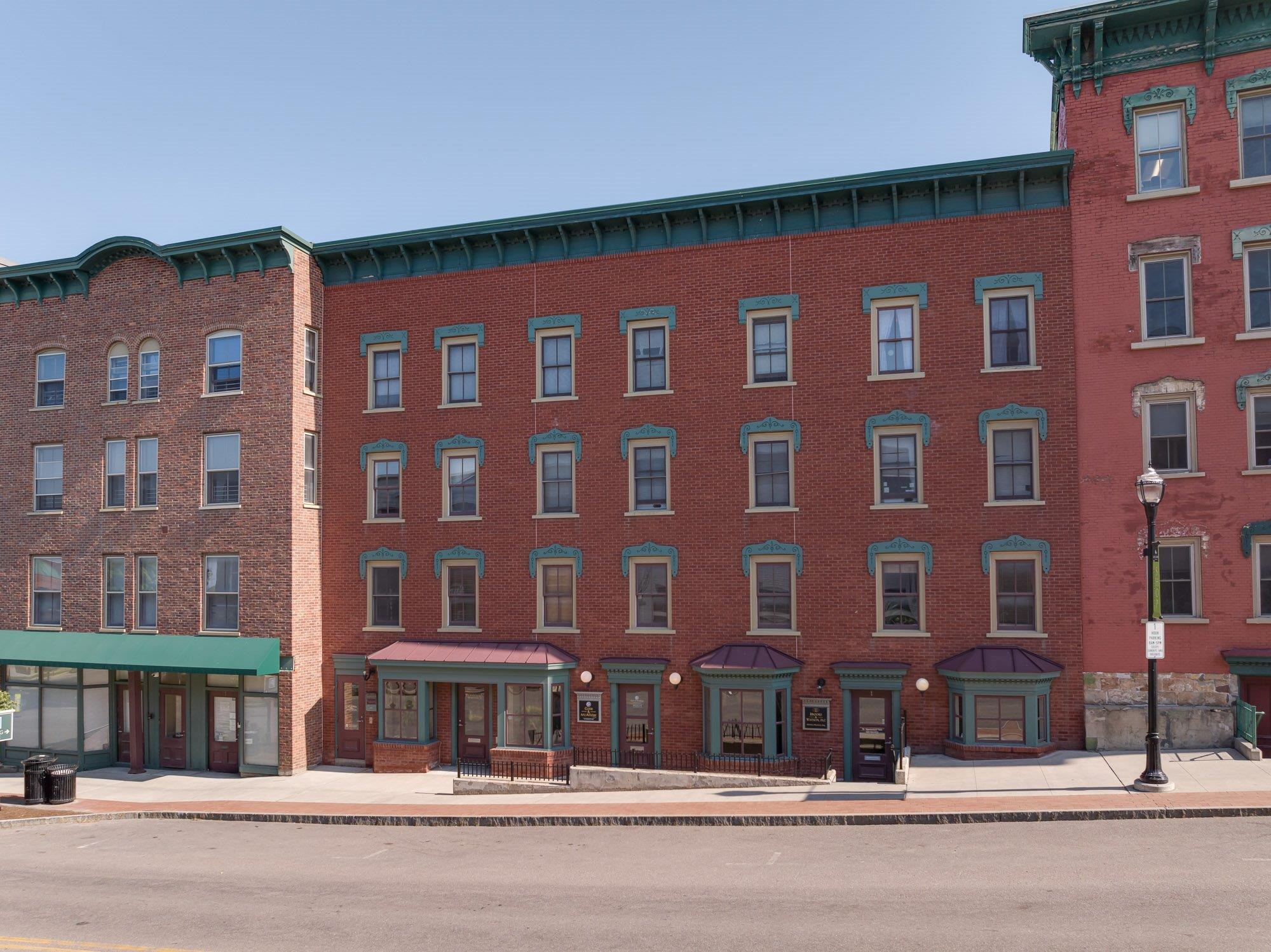 7 Lake Street