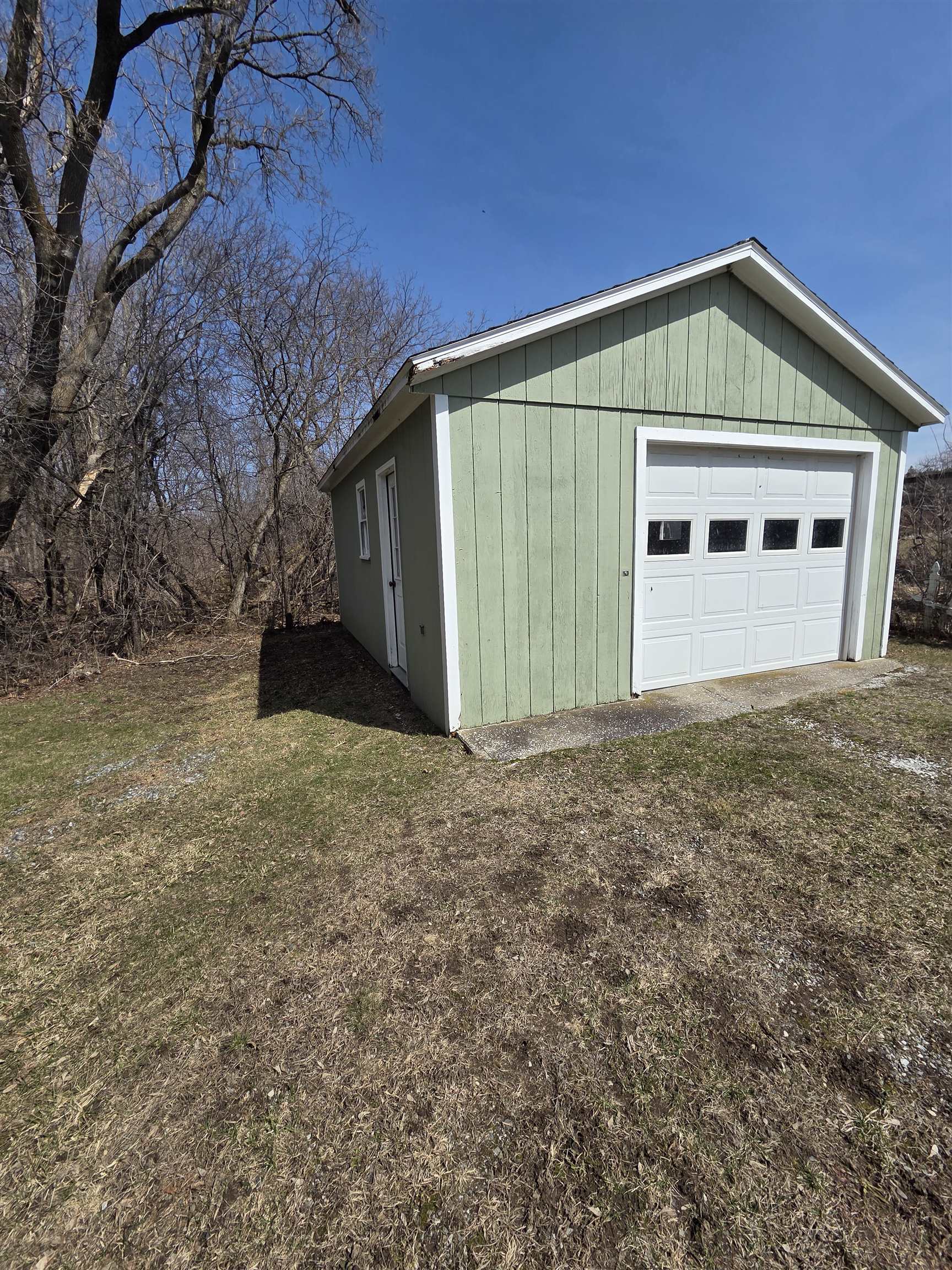 407 Lake Road
