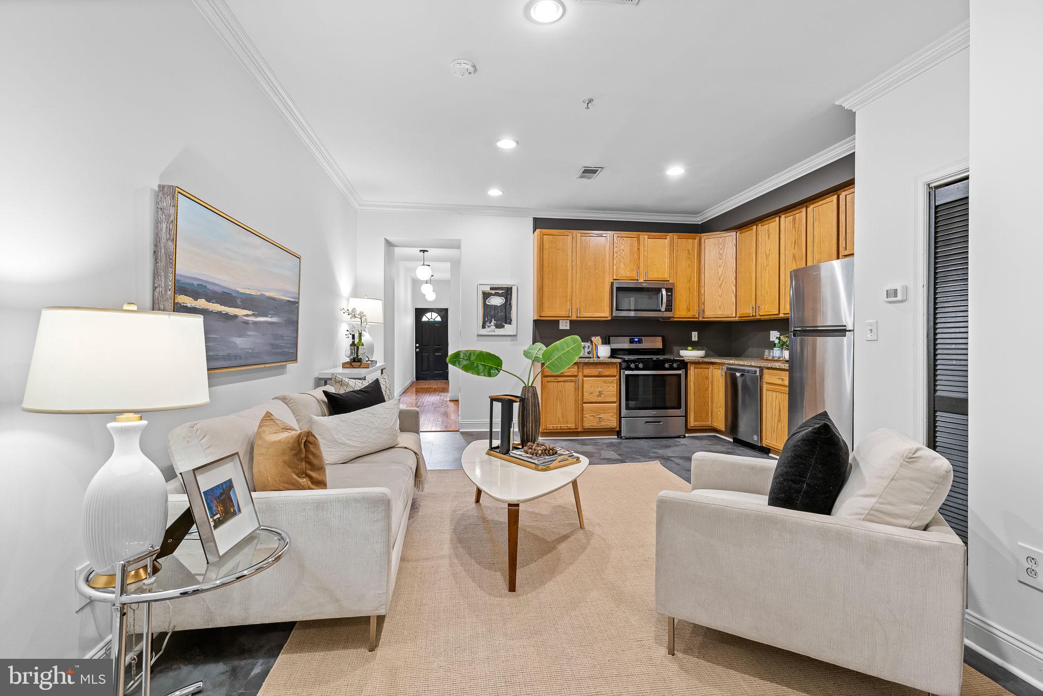 711 Irving STREET NE Unit: 1