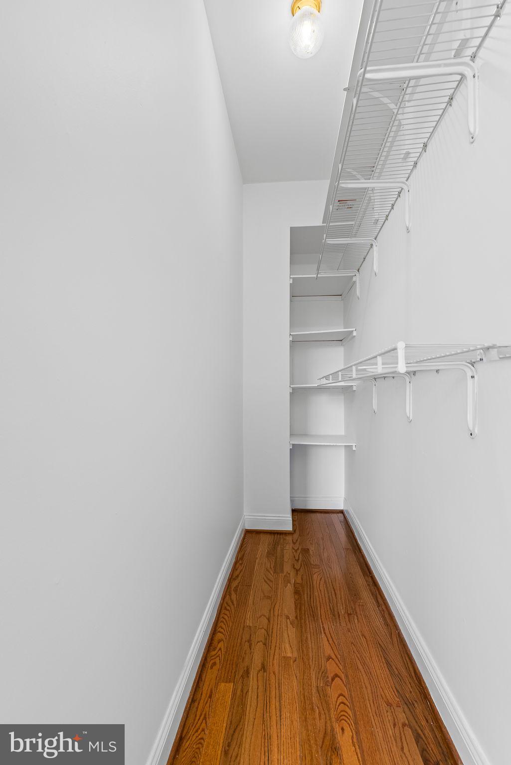 711 Irving STREET NE Unit: 1