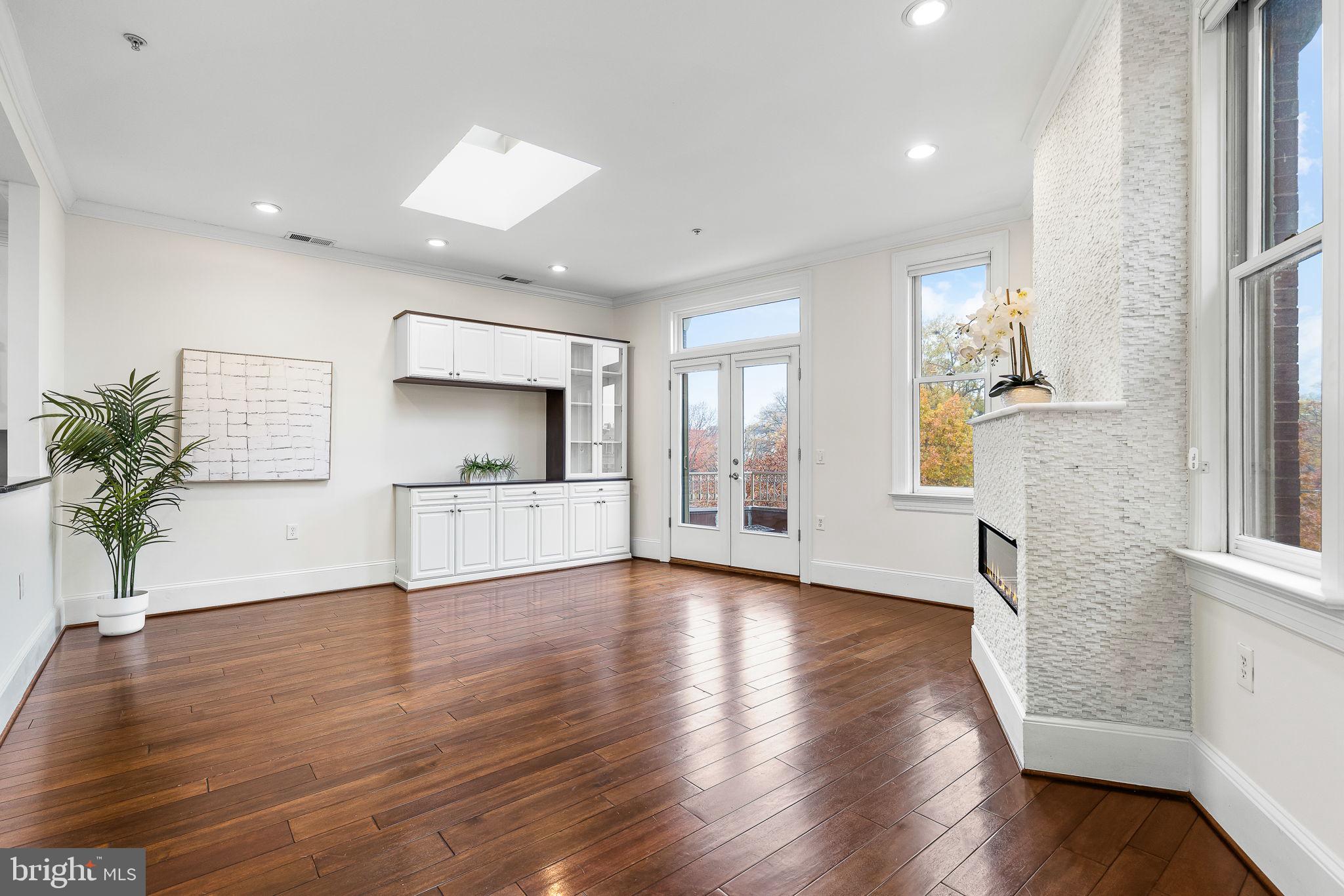 20 Logan CIRCLE NW Unit: 3-MAR