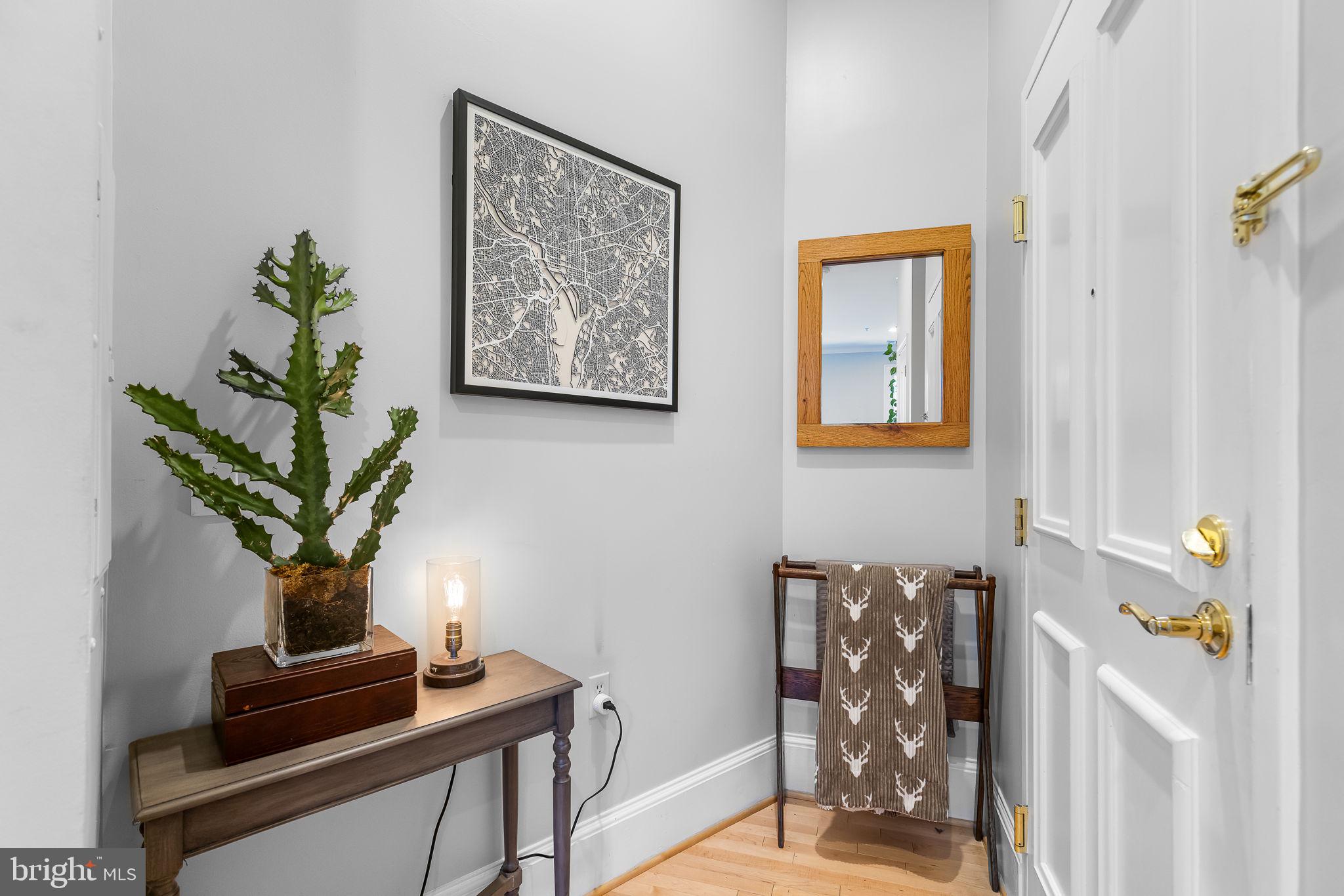 20 LOGAN CIR NW #1-2