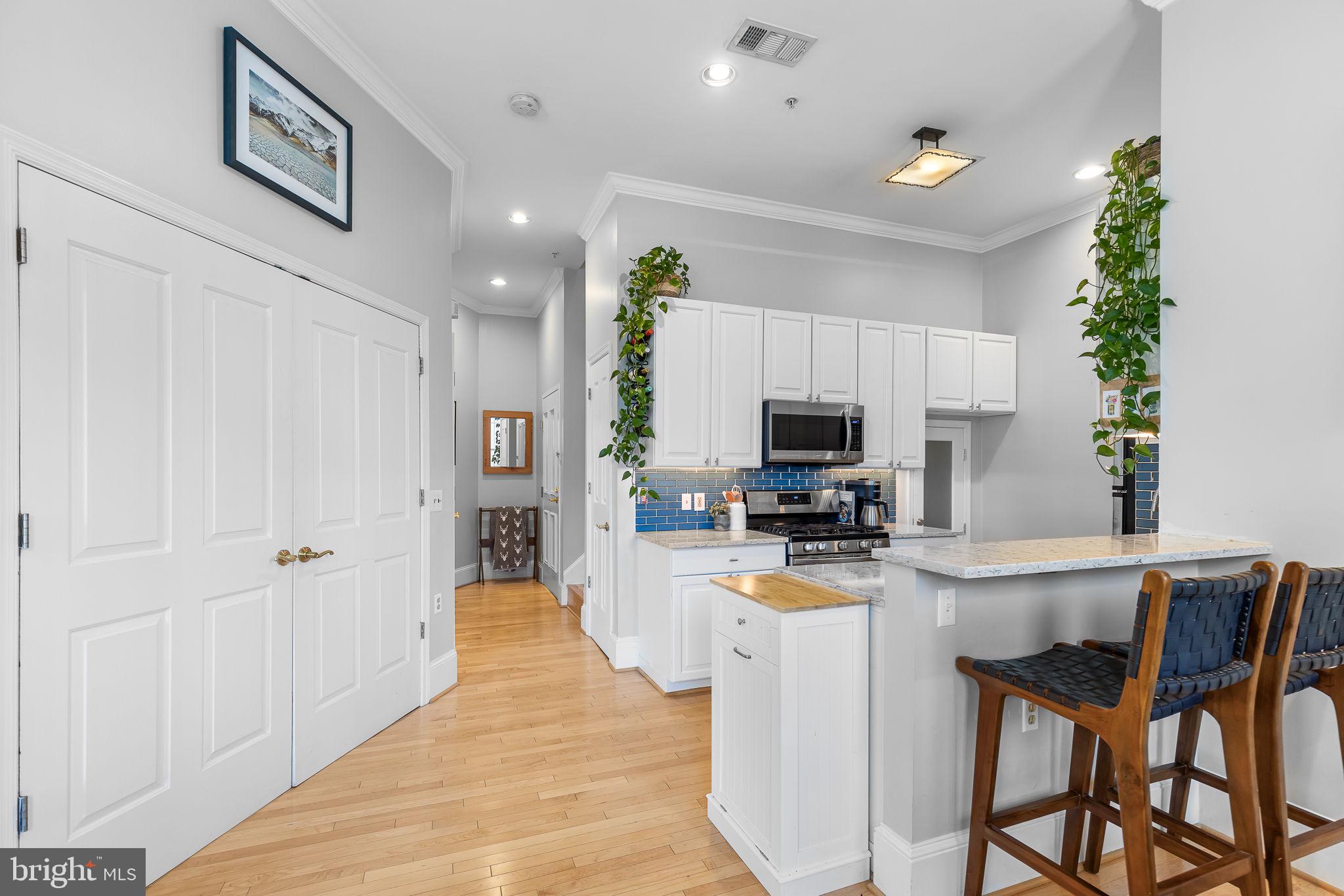 20 LOGAN CIR NW #1-2