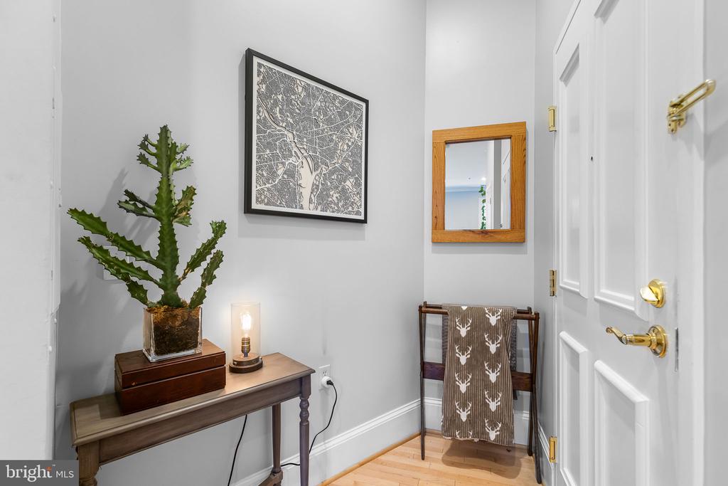 20 LOGAN CIR NW #1-2