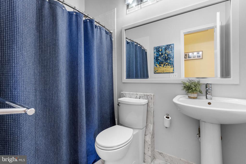 20 LOGAN CIR NW #1-2