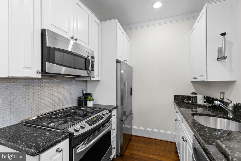 20 LOGAN CIR NW #3-3