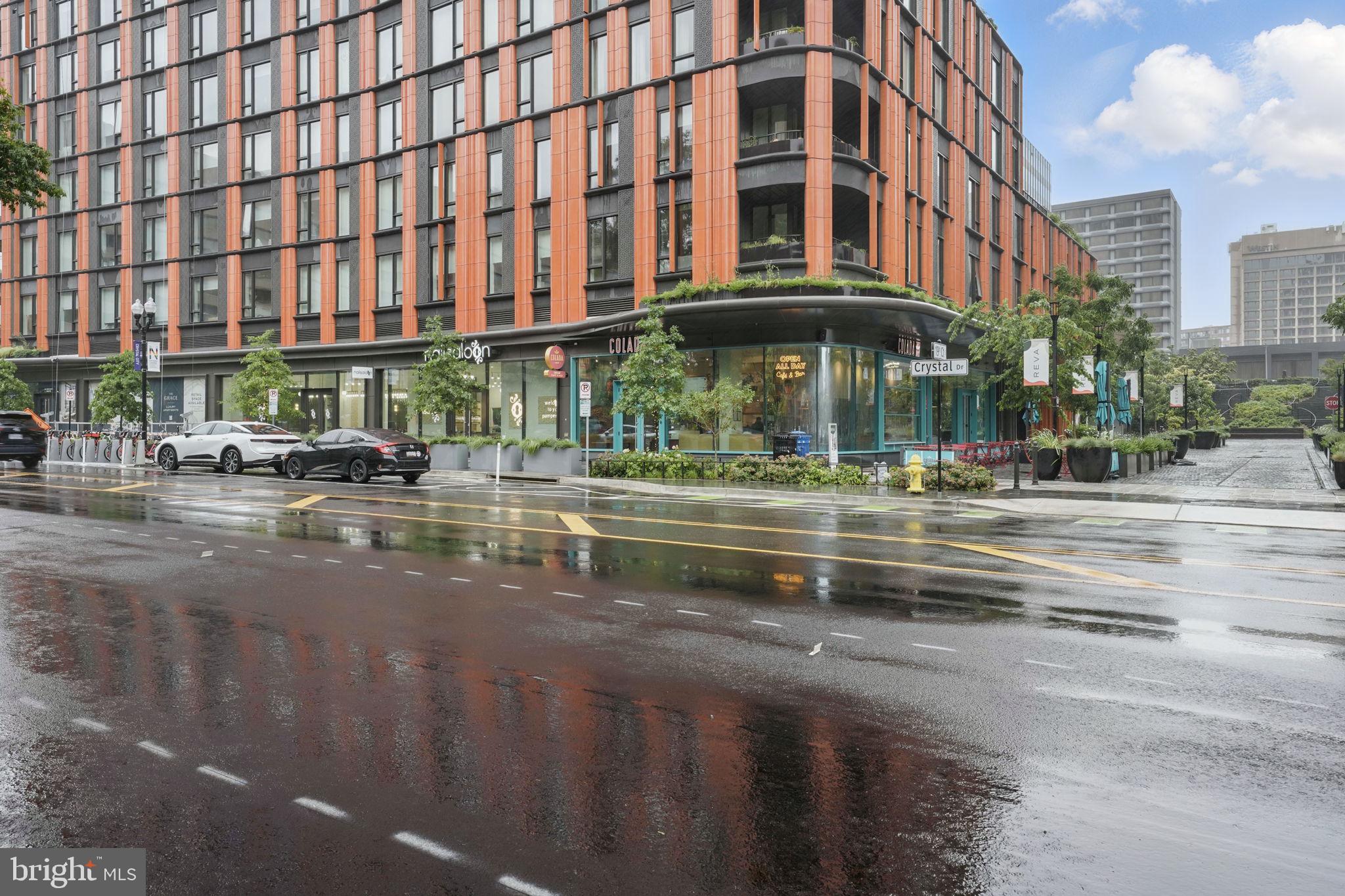 1805 CRYSTAL DR #617S