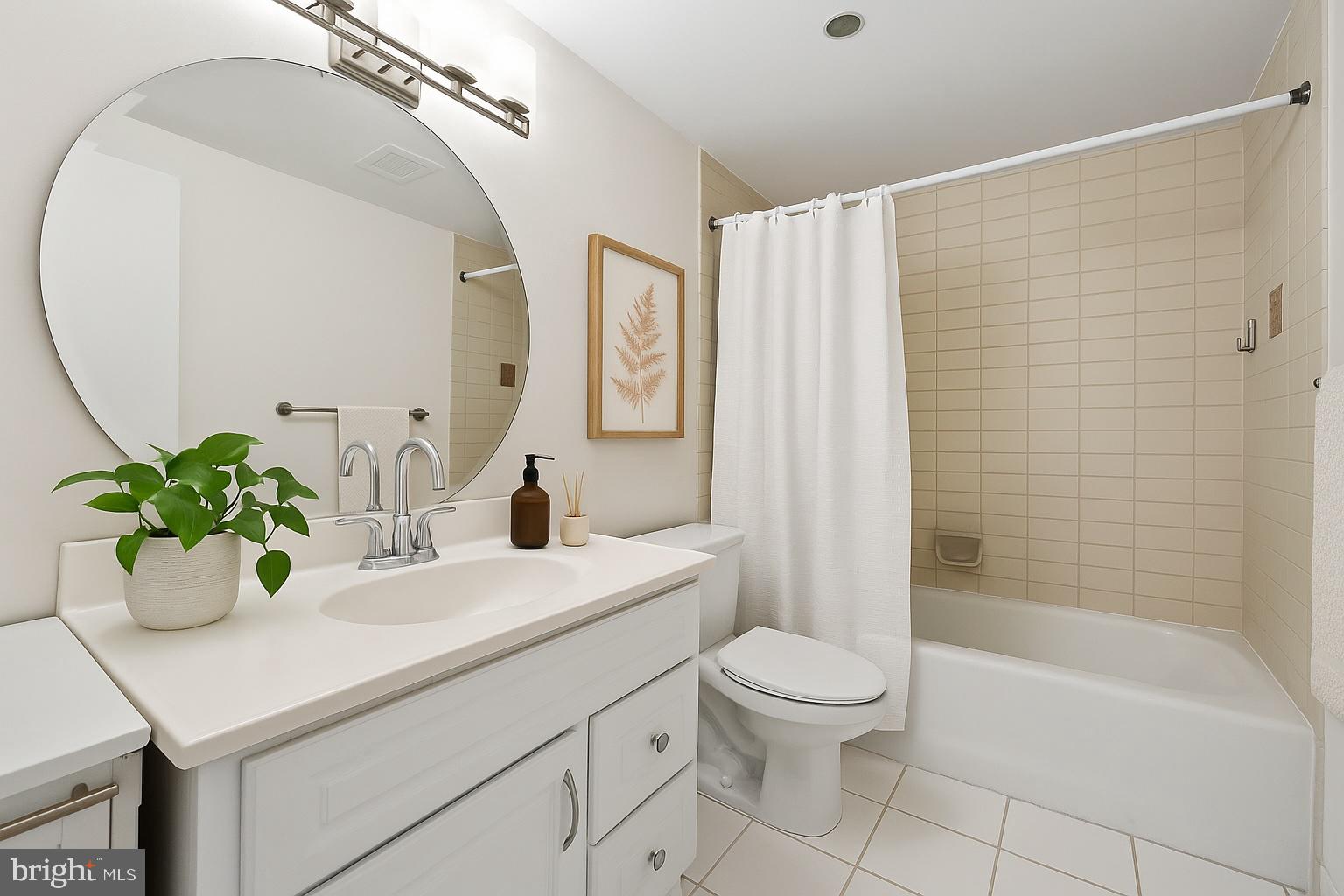 1805 CRYSTAL DR #617S