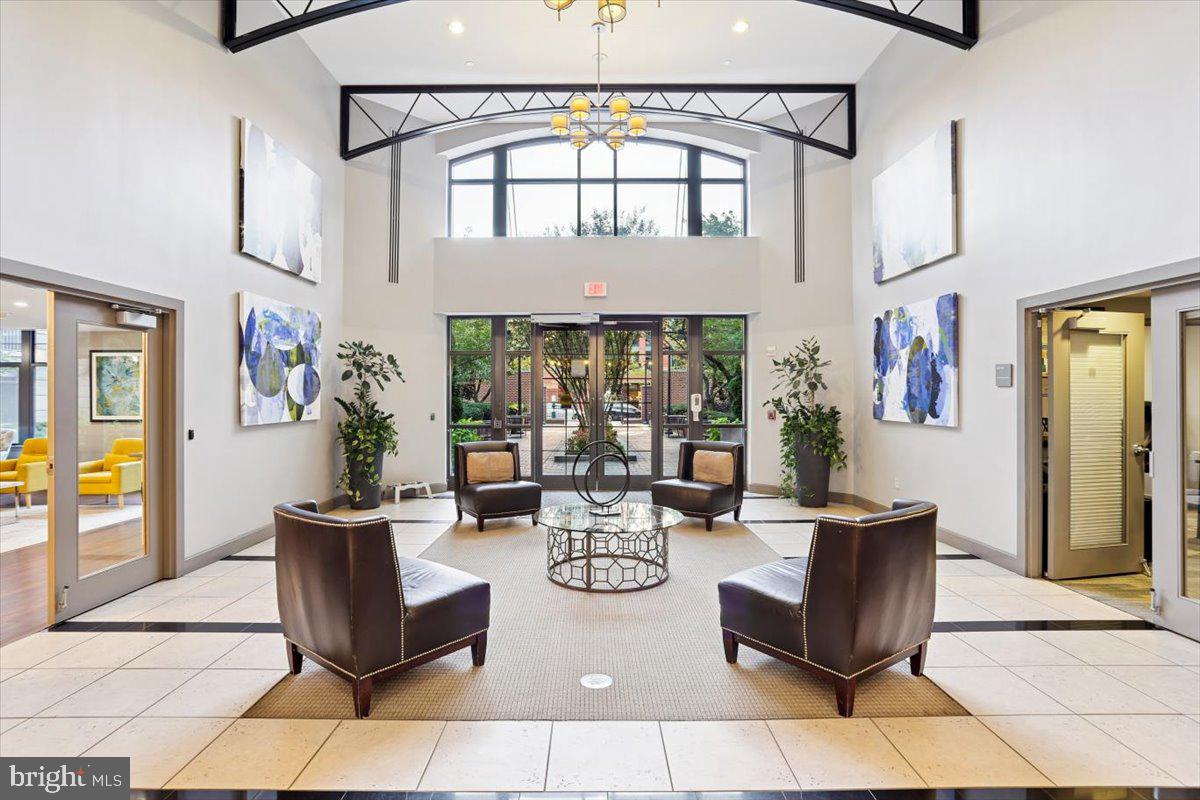 1021 N GARFIELD STREET 806