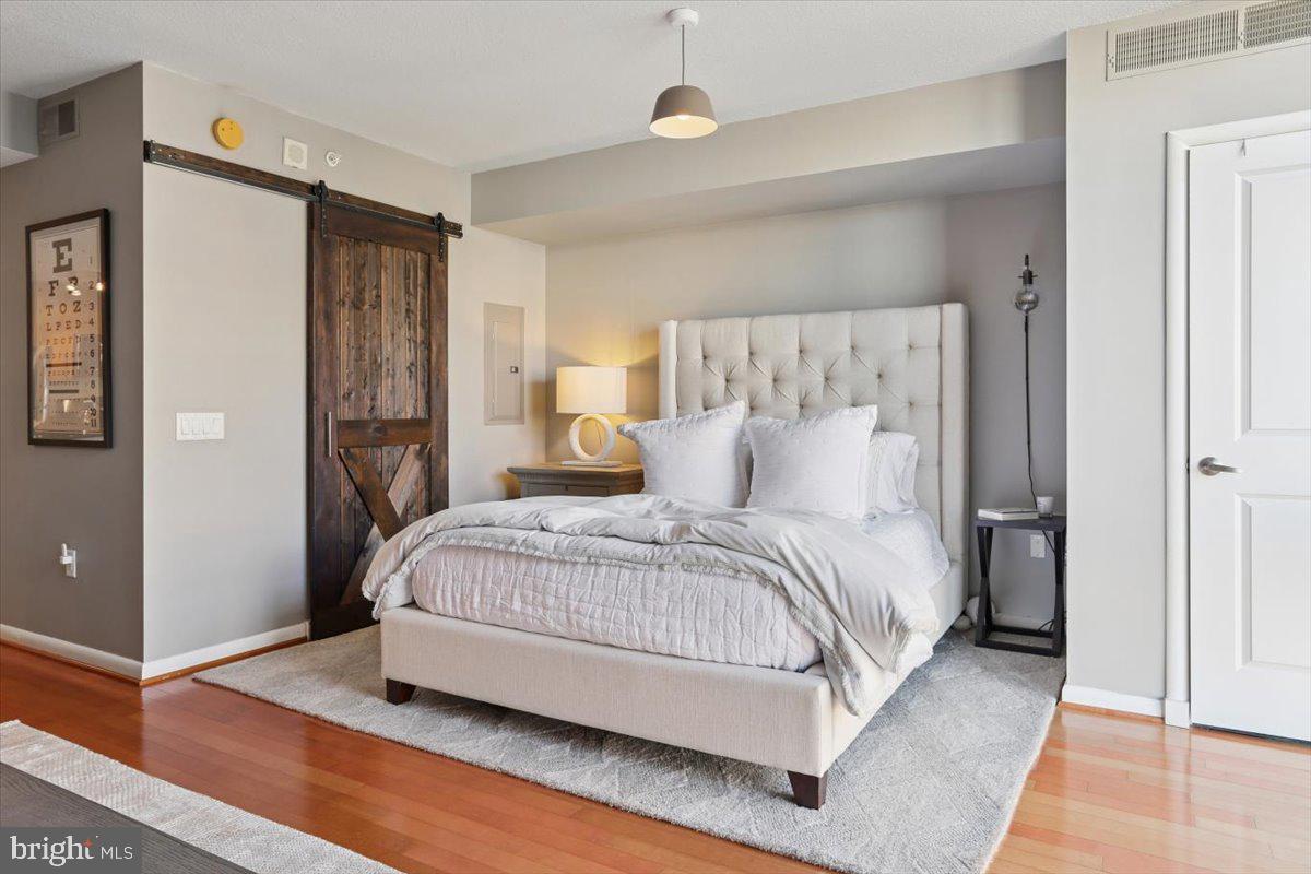 1021 N GARFIELD STREET 806