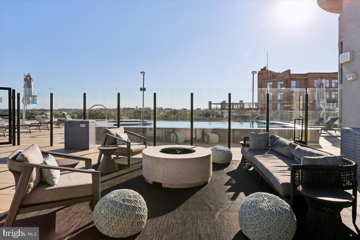 1021 N GARFIELD STREET 806