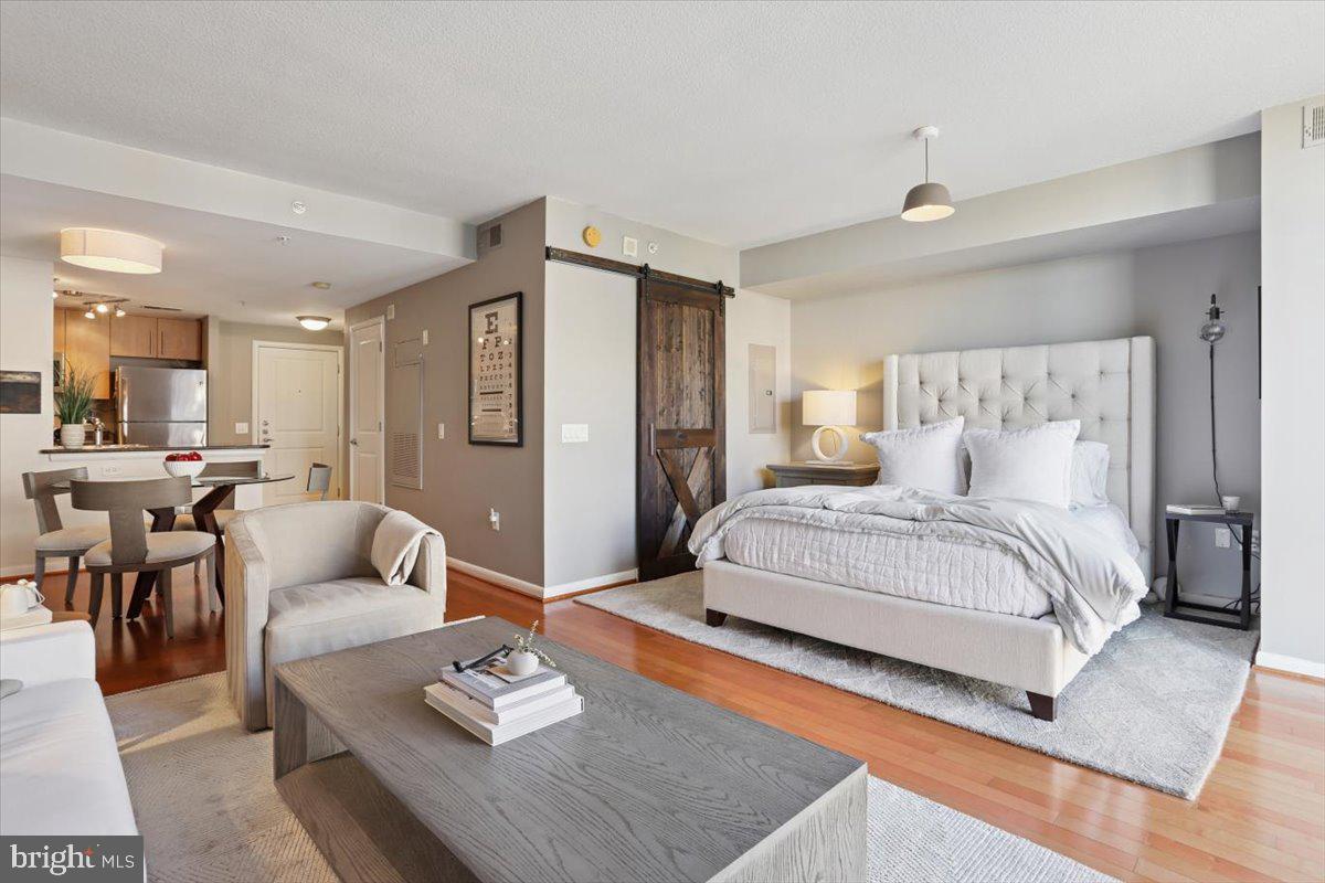 1021 N GARFIELD STREET 806