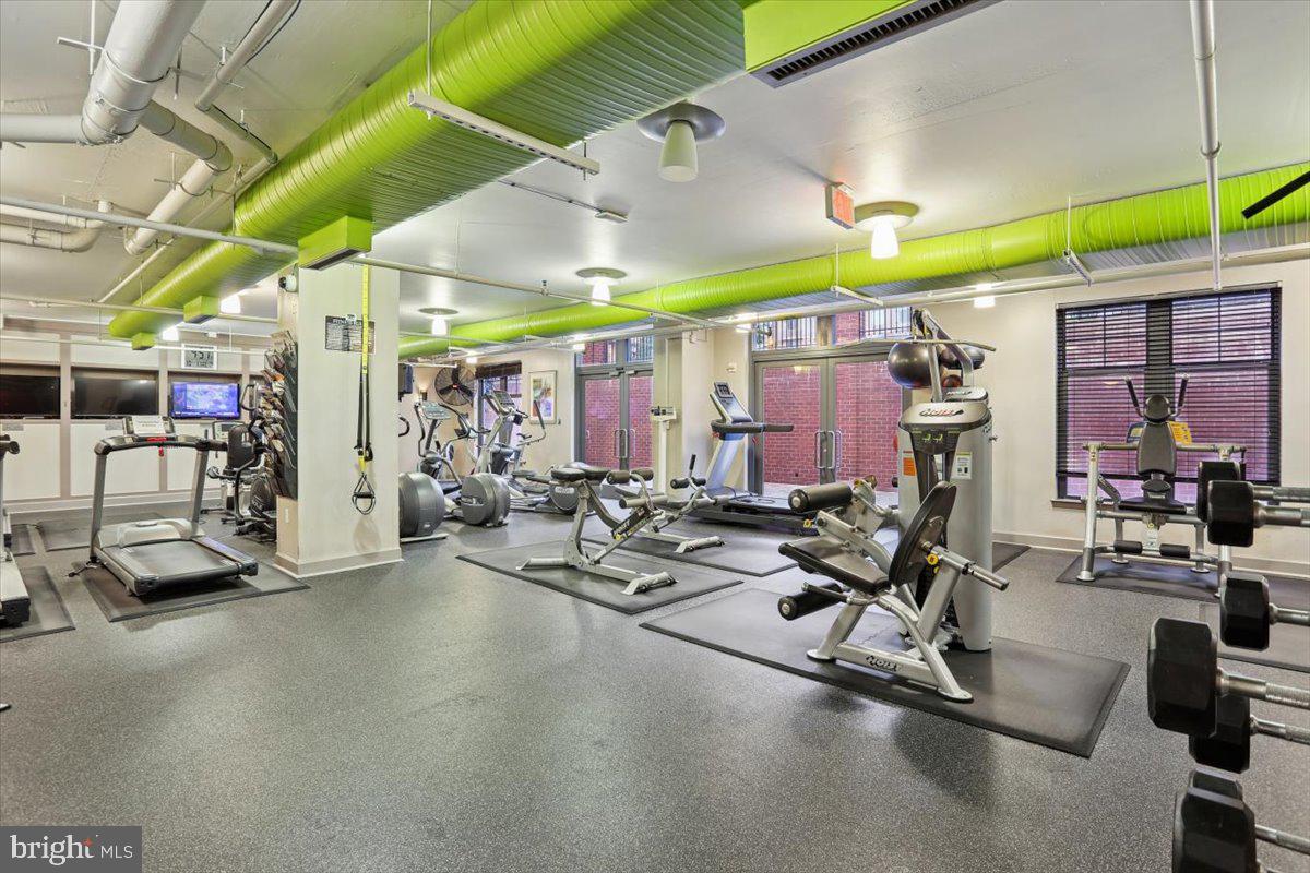 1021 N GARFIELD STREET 806