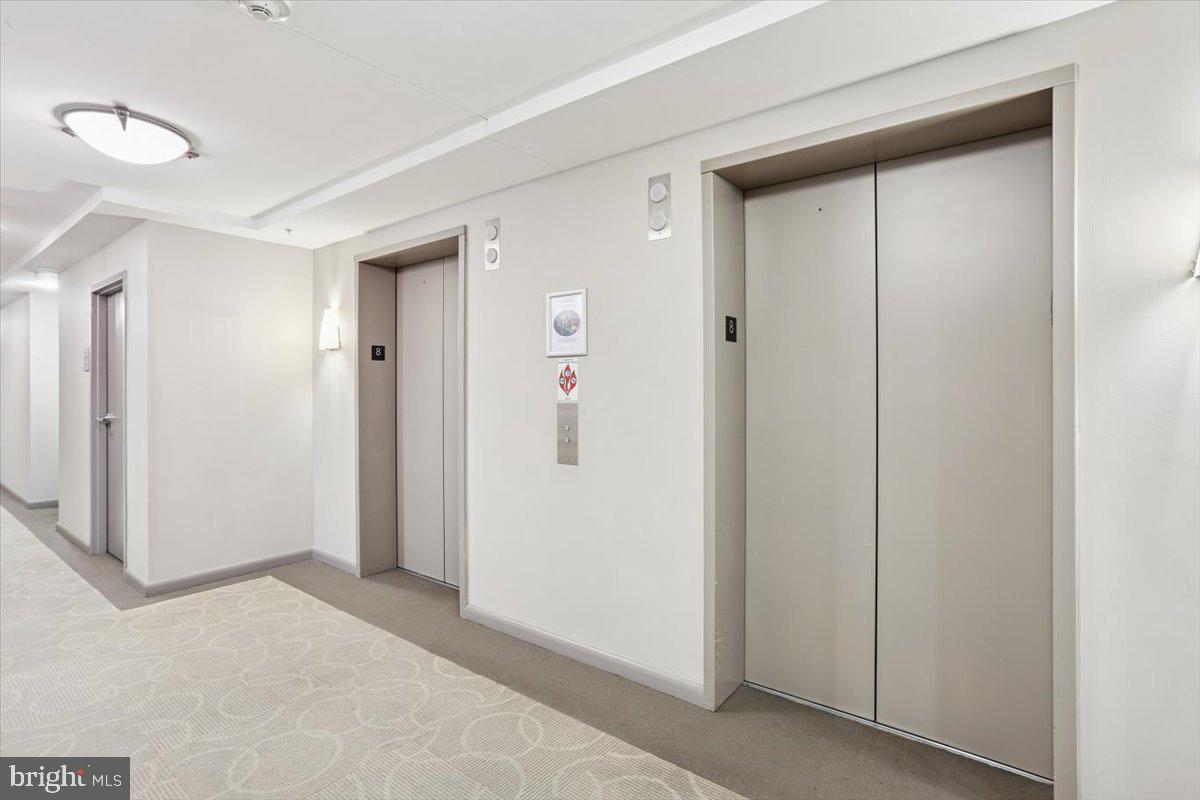 1021 N GARFIELD STREET 806