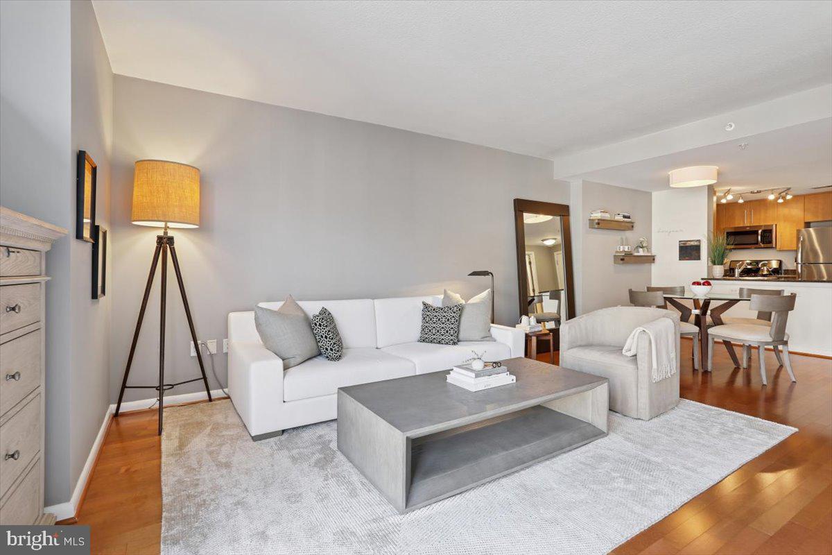 1021 N GARFIELD STREET 806